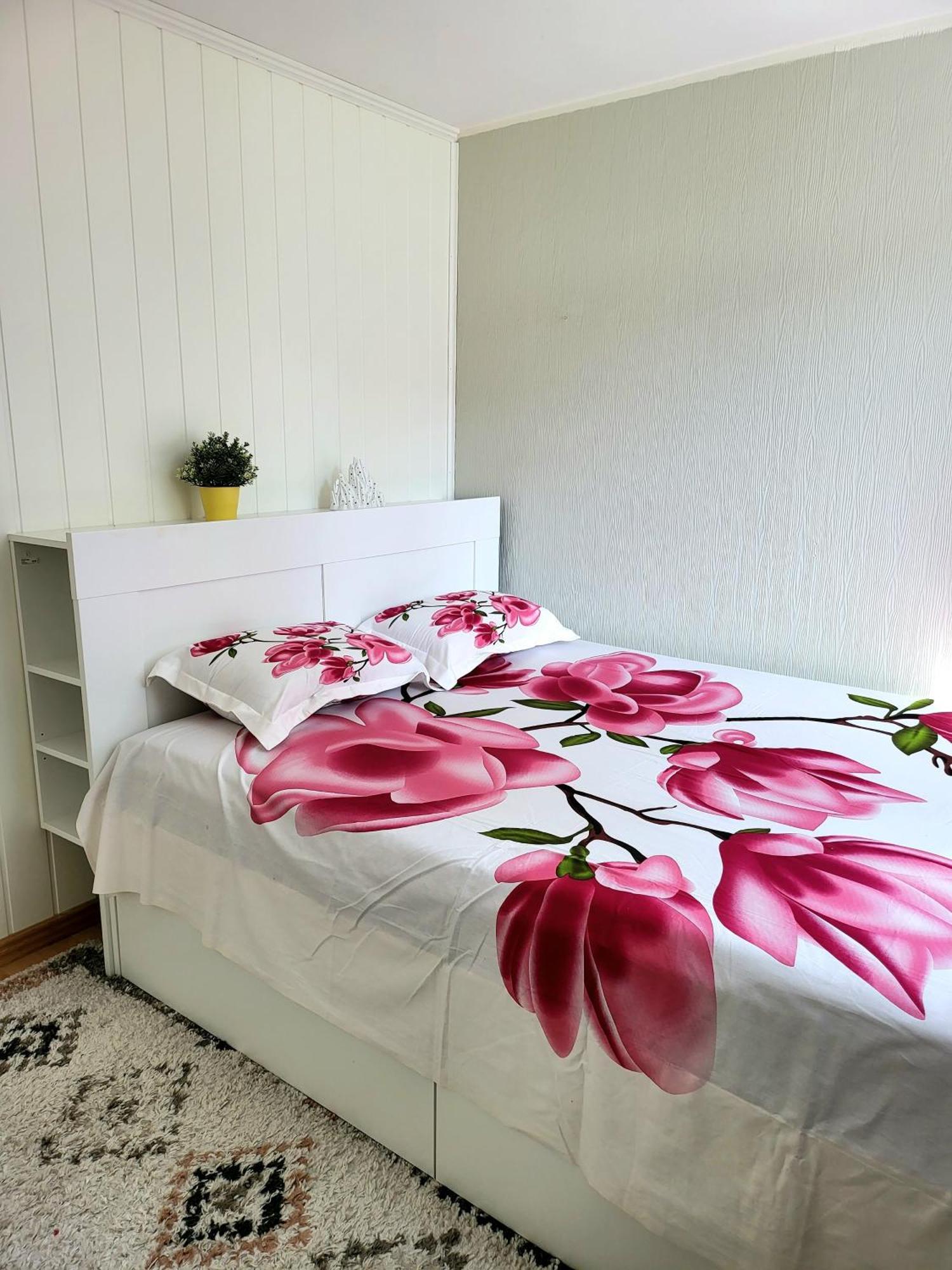 Spacious & Modern In With Free Parking Apartment *