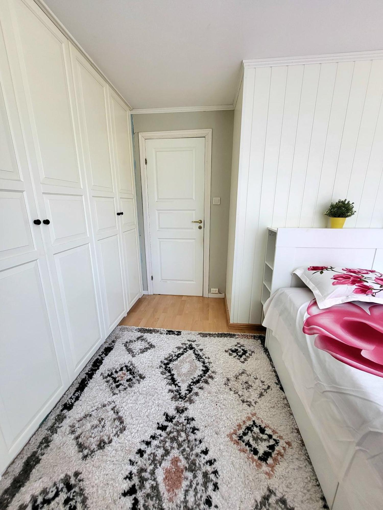 Spacious & Modern In With Free Parking Apartamento